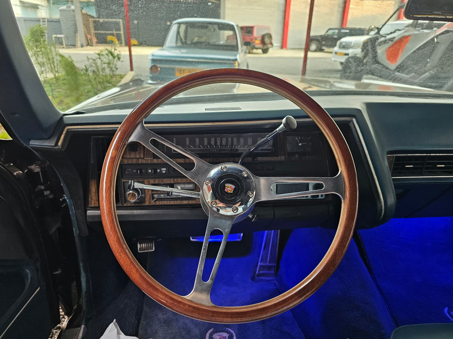 CADILLAC DEVILLE