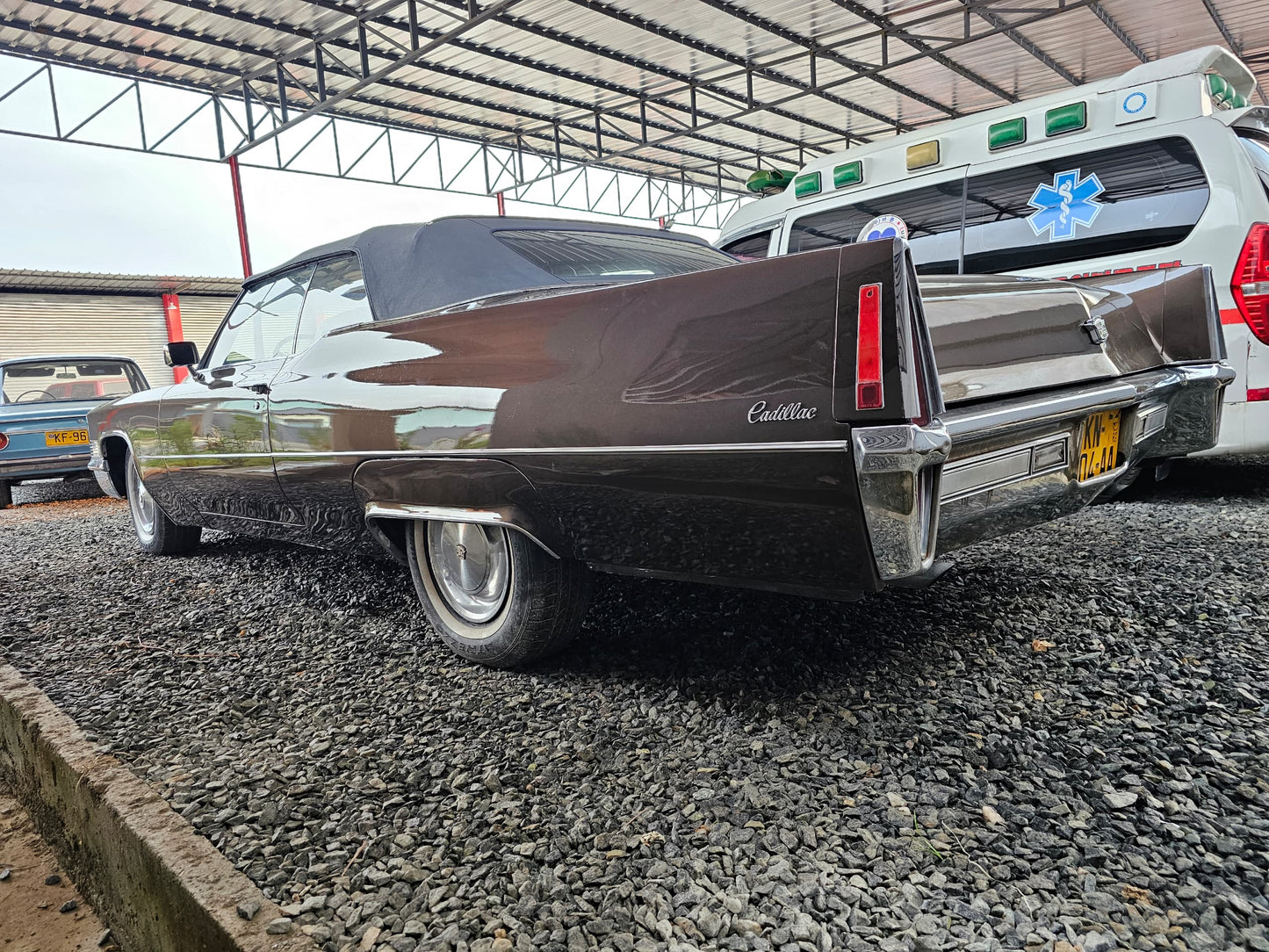 CADILLAC DEVILLE