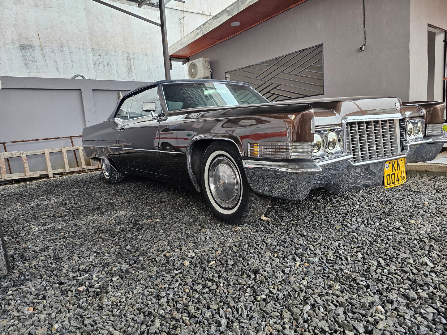 CADILLAC DEVILLE